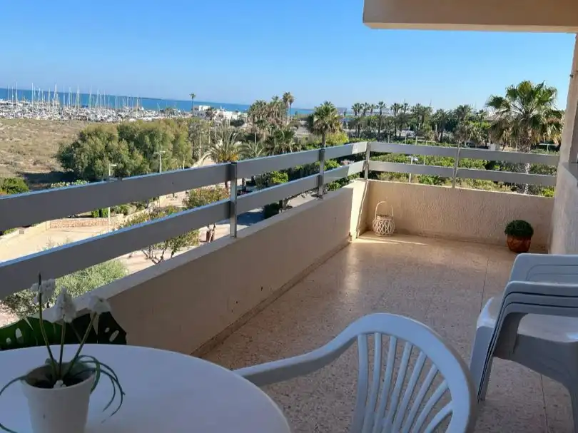 Wohnungen zur Miete in Passeig Maritim 9 D'octubre, 1, Canet d'En Berenguer Terrasse von Wohnungen zur Miete in Canet d'En Berenguer mit Terrasse und Schwimmbad