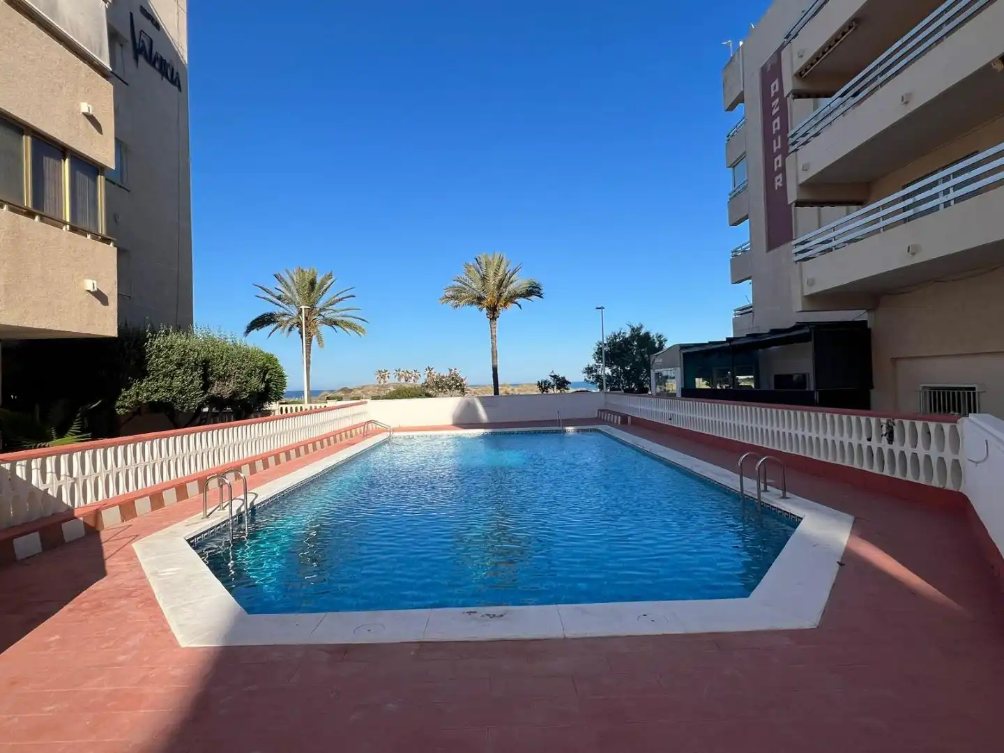 Wohnungen zur Miete in Passeig Maritim 9 D'octubre, 1, Canet d'En Berenguer Schwimmbecken von Wohnungen zur Miete in Canet d'En Berenguer mit Terrasse und Schwimmbad