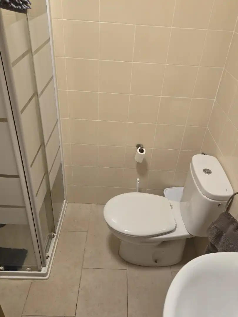 Badezimmer von Wohnungen zur Miete in Los Barrios mit Klimaanlage, Möbliert und Ofen