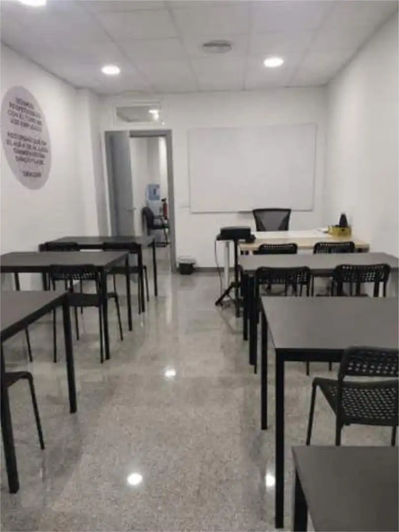 Oficina de alquiler en Dos Hermanas con Aire acondicionado