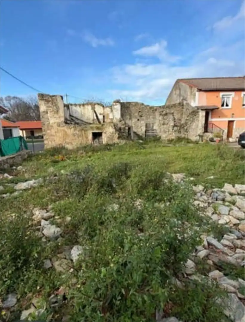 Casa adosada en venda a Cudillero Casa adosada en venda en Cudillero amb Jardí privat