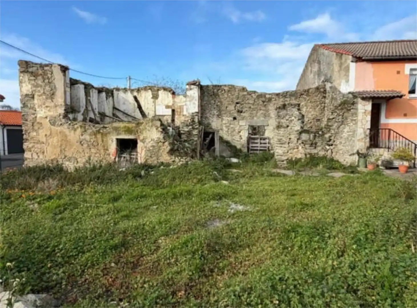 Casa adosada en venda a Cudillero Casa adosada en venda en Cudillero amb Jardí privat
