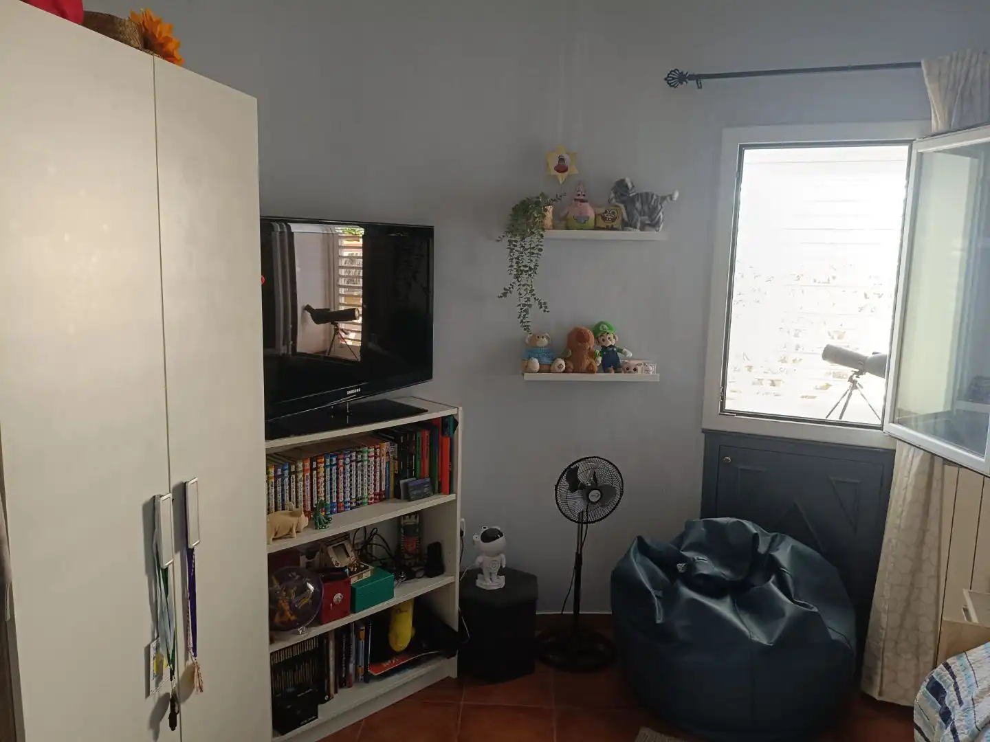 Flat for sale in Carrer Flos i Calcat, 163, Centre Living room of Flat for sale in El Masnou with Air Conditioner, Heating and Terrace