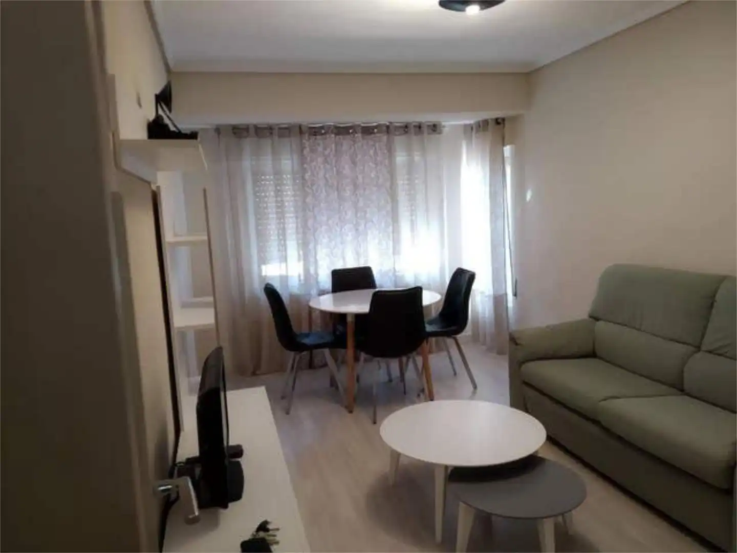 Piso de alquiler en Prosperidad - Delicias Sala de estar de Piso de alquiler en Salamanca con Calefacción y Amueblado
