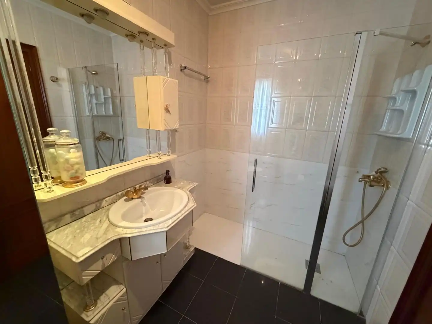 Detached homes for sale in Calle Papatos, 17, Fuentesaúco Bathroom of Detached homes for sale in Fuentesaúco