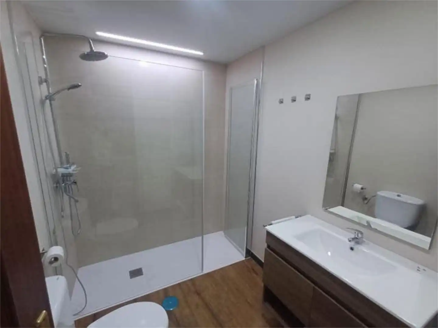 Wohnung zum Verkauf in Sarria Badezimmer von Wohnung zum Verkauf in Sarria mit Heizung und Privatgarten