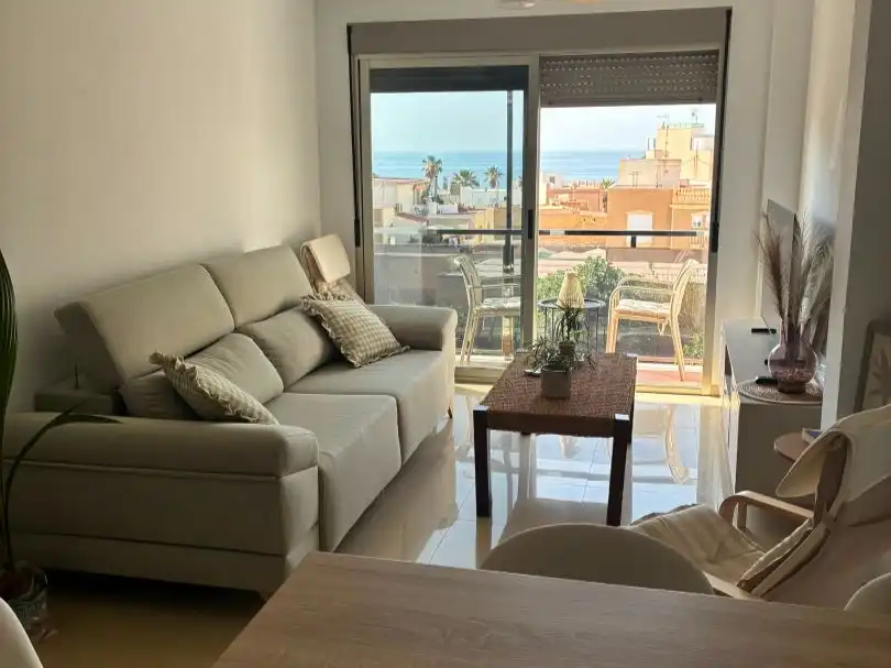 Apartamento de alquiler en Calle Tomás Bretón, 2, Las Lomas - Las Yucas Sala de estar de Apartamento de alquiler en Águilas con Aire acondicionado, Terraza y Trastero