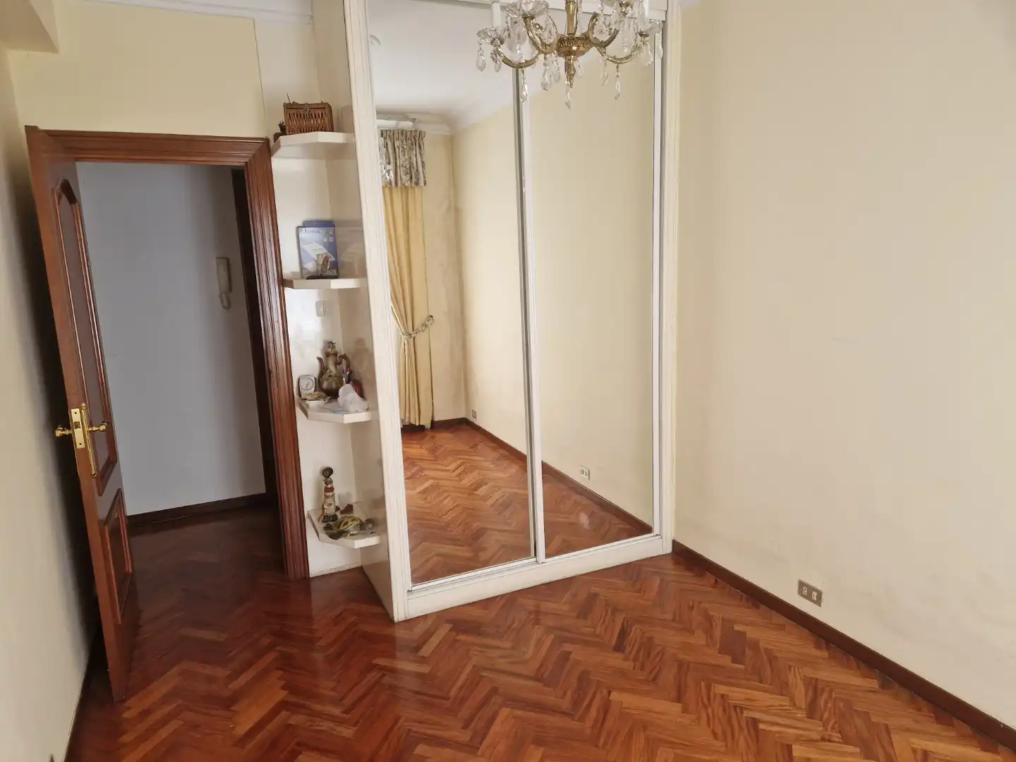 Piso en venta en Rúa Sagrada Familia, Sagrada Familia Habitación de Piso en venta en A Coruña Capital
