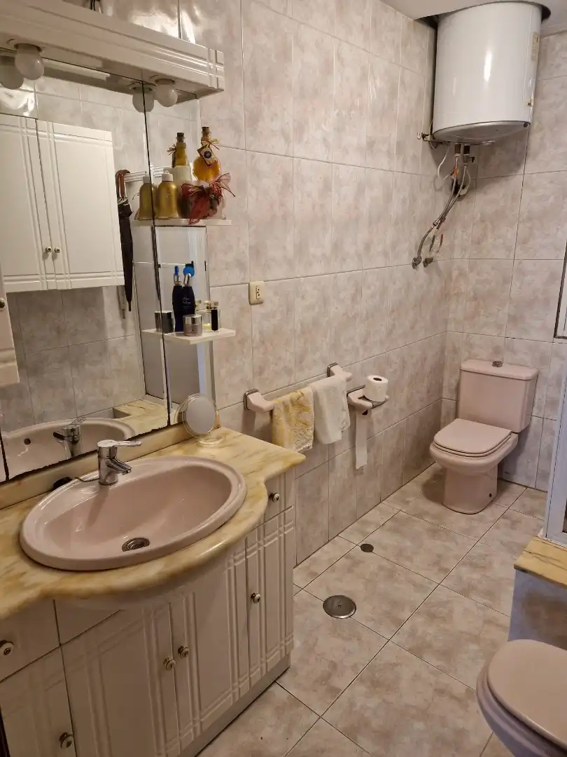 Piso en venta en Rúa Sagrada Familia, Sagrada Familia Baño de Piso en venta en A Coruña Capital