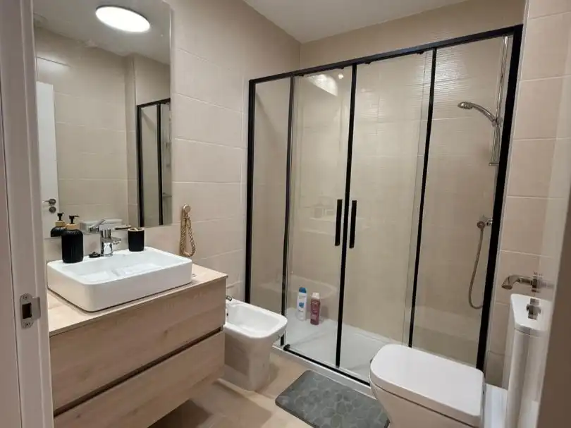 Flat for sale in Calle Molino Harinero, 1, Centro Bathroom of Flat for sale in Cáceres with Air Conditioner, Heating and Parquet flooring