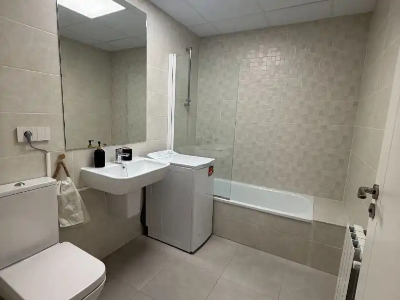 Flat for sale in Calle Molino Harinero, 1, Centro Bathroom of Flat for sale in Cáceres with Air Conditioner, Heating and Parquet flooring