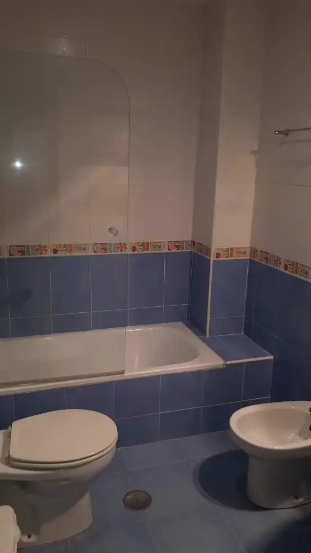 Flat for rent in Calle Monjas Victoria, 6, Centro Bathroom of Flat for rent in Jerez de la Frontera with Air Conditioner, Furnished and Oven