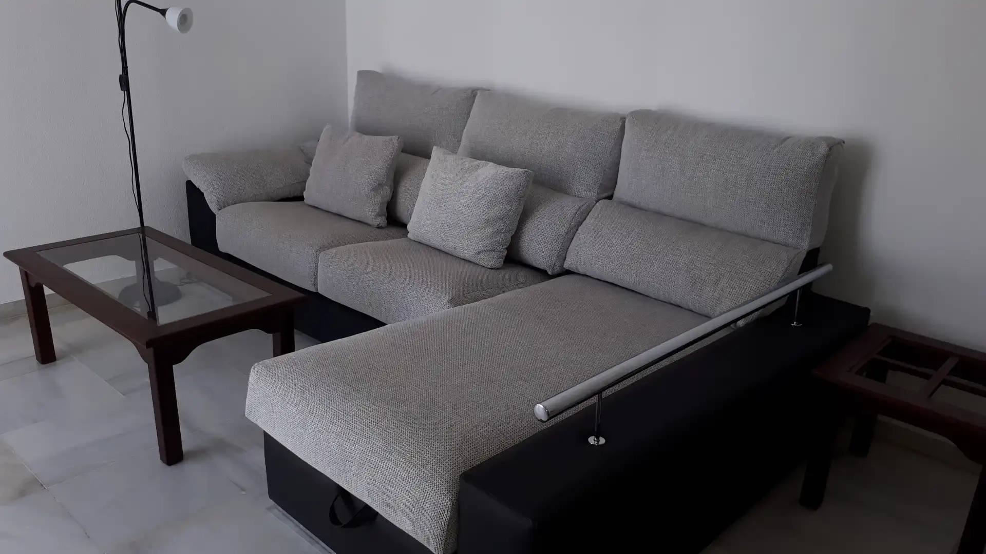 Flat for rent in Calle Monjas Victoria, 6, Centro Living room of Flat for rent in Jerez de la Frontera with Air Conditioner, Furnished and Oven