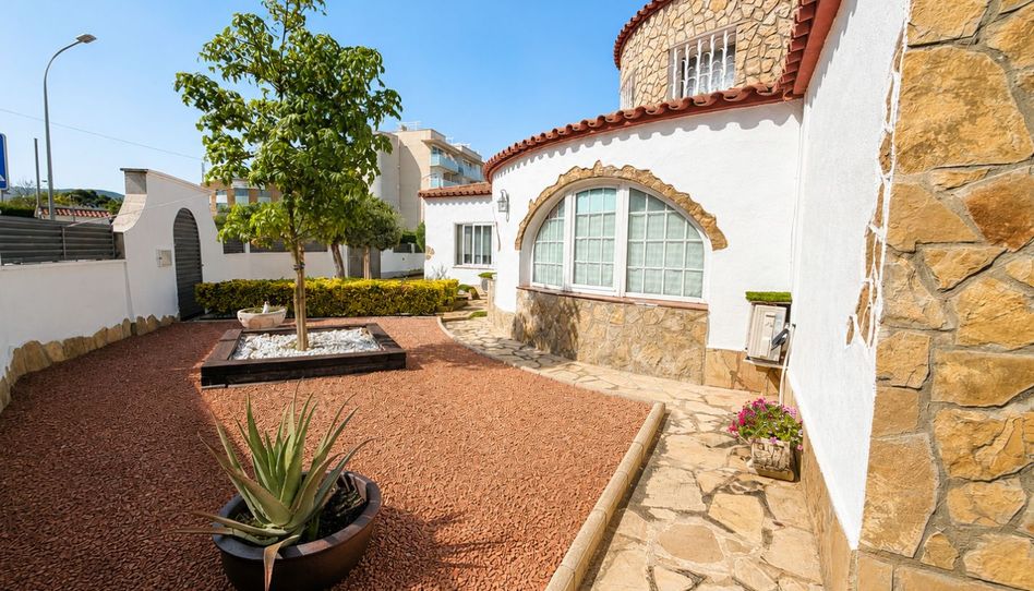 Casa o xalet en venda a Carrer de la Marinada, 28, Passeig Marítim, Mont-roig del Camp - imatge 1 Foto 1 de Casa o xalet en venda a Carrer de la Marinada, 28, Passeig Marítim, Mont-roig del Camp