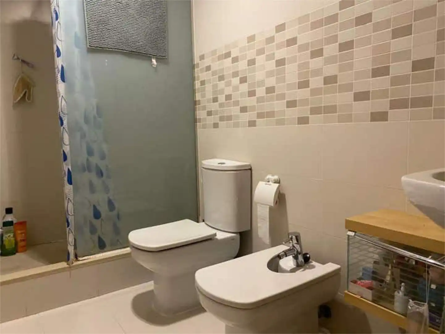Piso en venta en Zona Avenida del Mar Baño de Piso en venta en Castellón de la Plana / Castelló de la Plana con Calefacción, Trastero y Piscina