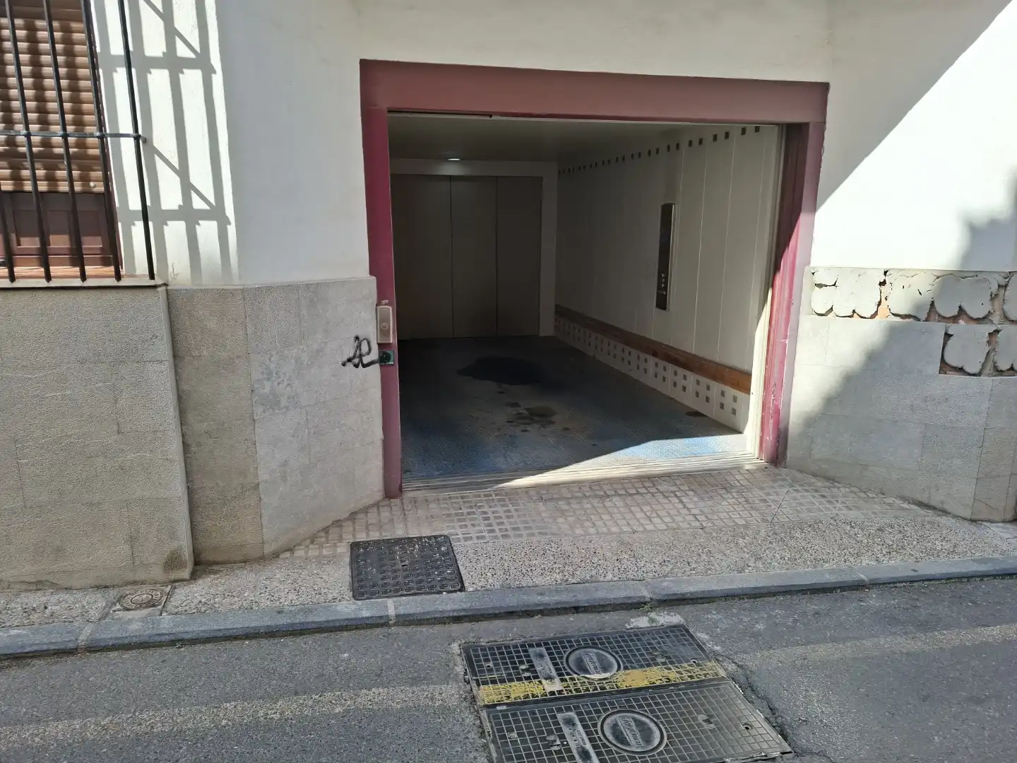 Parkplatz von Garage zur Miete in Antequera