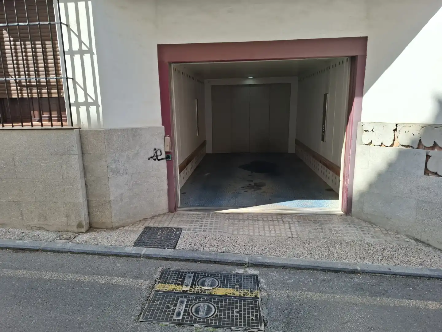 Parkplatz von Garage zur Miete in Antequera
