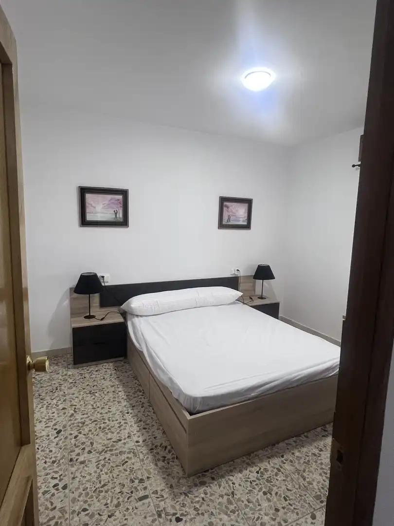 Schlafzimmer von Einfamilien-Reihenhaus zur Miete in Ourense Capital  mit Heizung, Privatgarten und Möbliert