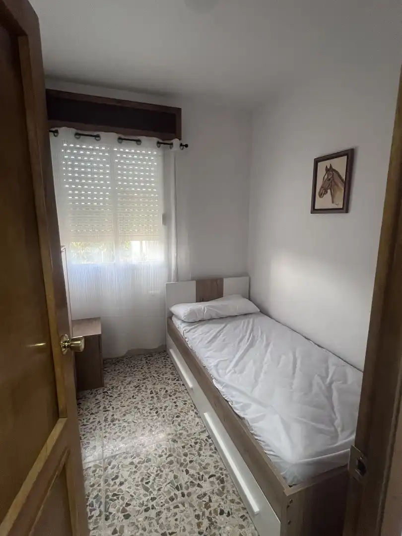 Schlafzimmer von Einfamilien-Reihenhaus zur Miete in Ourense Capital  mit Heizung, Privatgarten und Möbliert