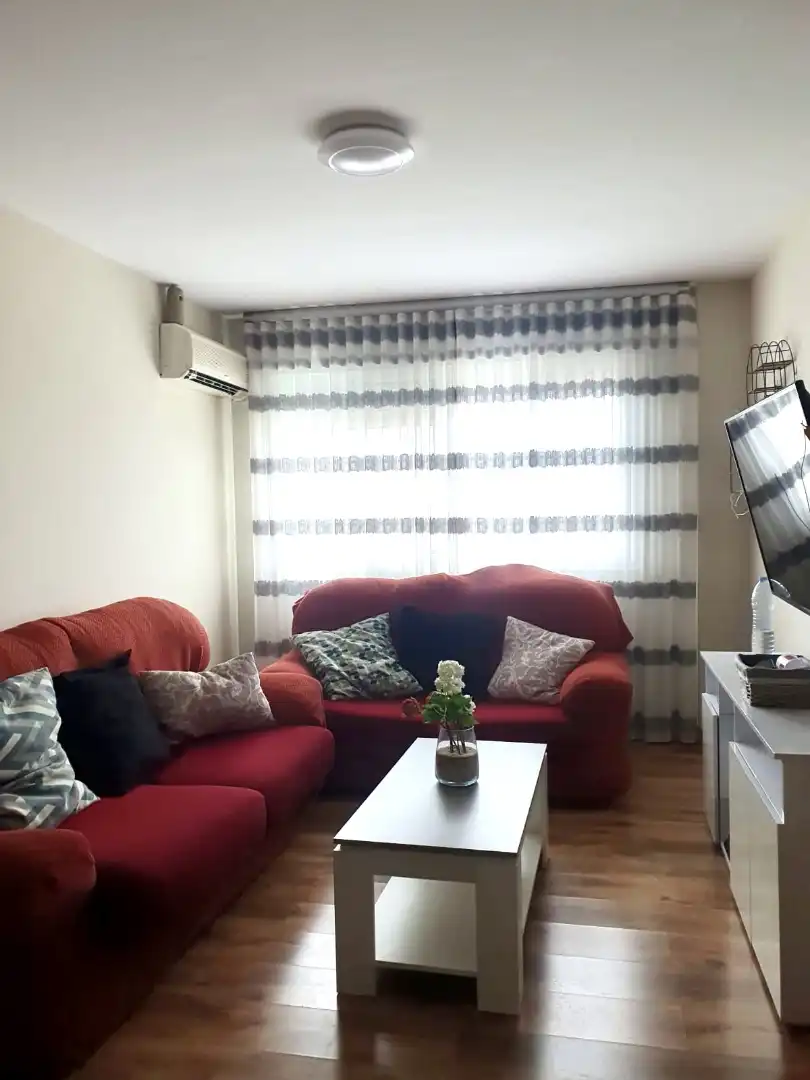 Piso de alquiler en Calle Dulce Chacon, 4, Norte Sala de estar de Piso de alquiler en Mérida con Aire acondicionado, Parquet y Amueblado