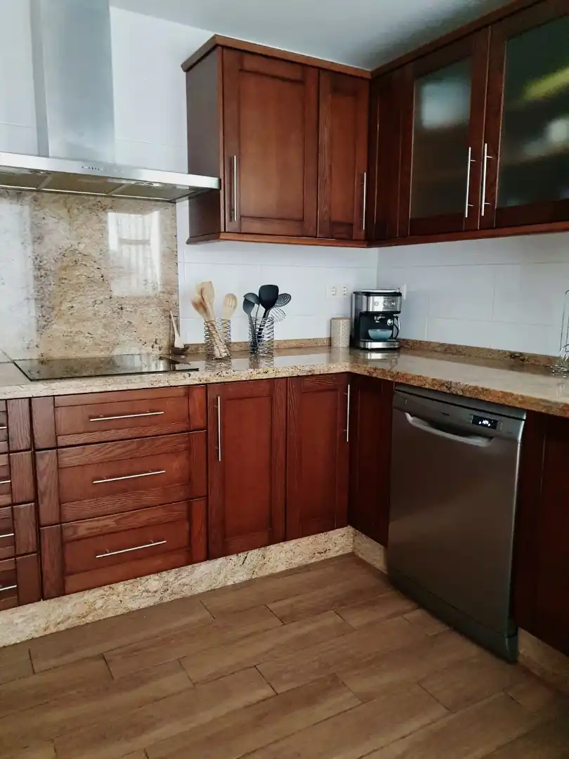 Piso de alquiler en Calle Dulce Chacon, 4, Norte Cocina de Piso de alquiler en Mérida con Aire acondicionado, Parquet y Amueblado