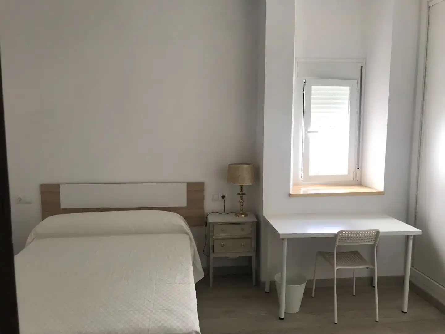 Einfamilien-Reihenhaus zur Miete in Calle Alpechín, 25, Osuna Schlafzimmer von Einfamilien-Reihenhaus zur Miete in Osuna mit Parkett, Terrasse und Möbliert