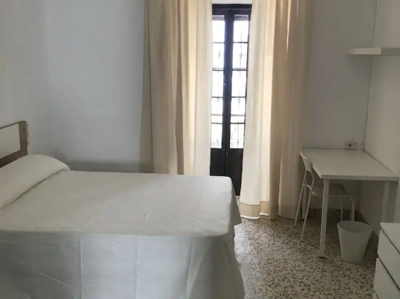 Einfamilien-Reihenhaus zur Miete in Calle Alpechín, 25, Osuna Schlafzimmer von Einfamilien-Reihenhaus zur Miete in Osuna mit Parkett, Terrasse und Möbliert