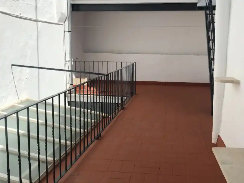 Einfamilien-Reihenhaus zur Miete in Calle Alpechín, 25, Osuna Einfamilien-Reihenhaus zur Miete in Osuna mit Parkett, Terrasse und Möbliert