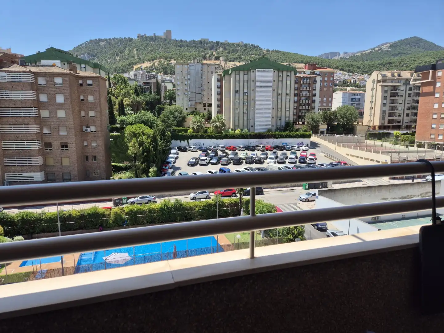 Pis en venda a Calle de Sefarad, 40, Hospital Aparcament de Pis en venda en Jaén amb Aire condicionat, Calefacció i Terrassa