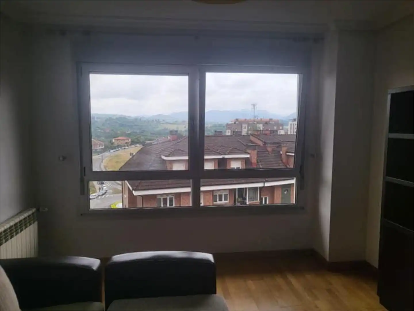 Habitación de Piso de alquiler en Oviedo  con Calefacción, Jardín privado y Trastero