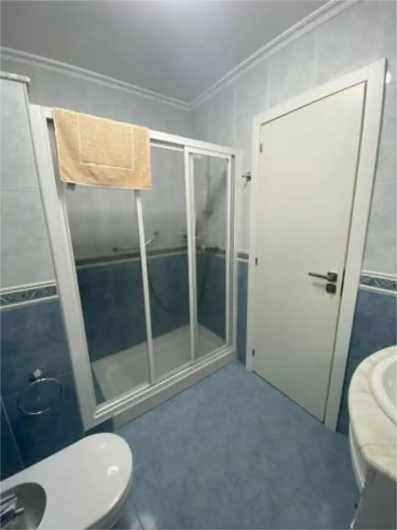 Badezimmer von Wohnungen zur Miete in Baiona mit Privatgarten und Möbliert