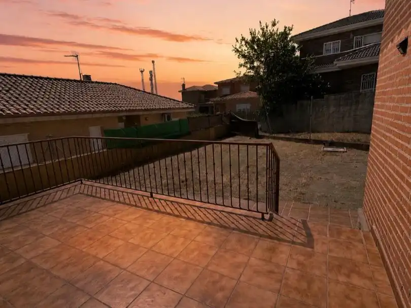 Pis en venda a Calle Sierra Nevada, 7, Méntrida Terrassa de Pis en venda en Méntrida amb Calefacció, Jardí privat i Parquet