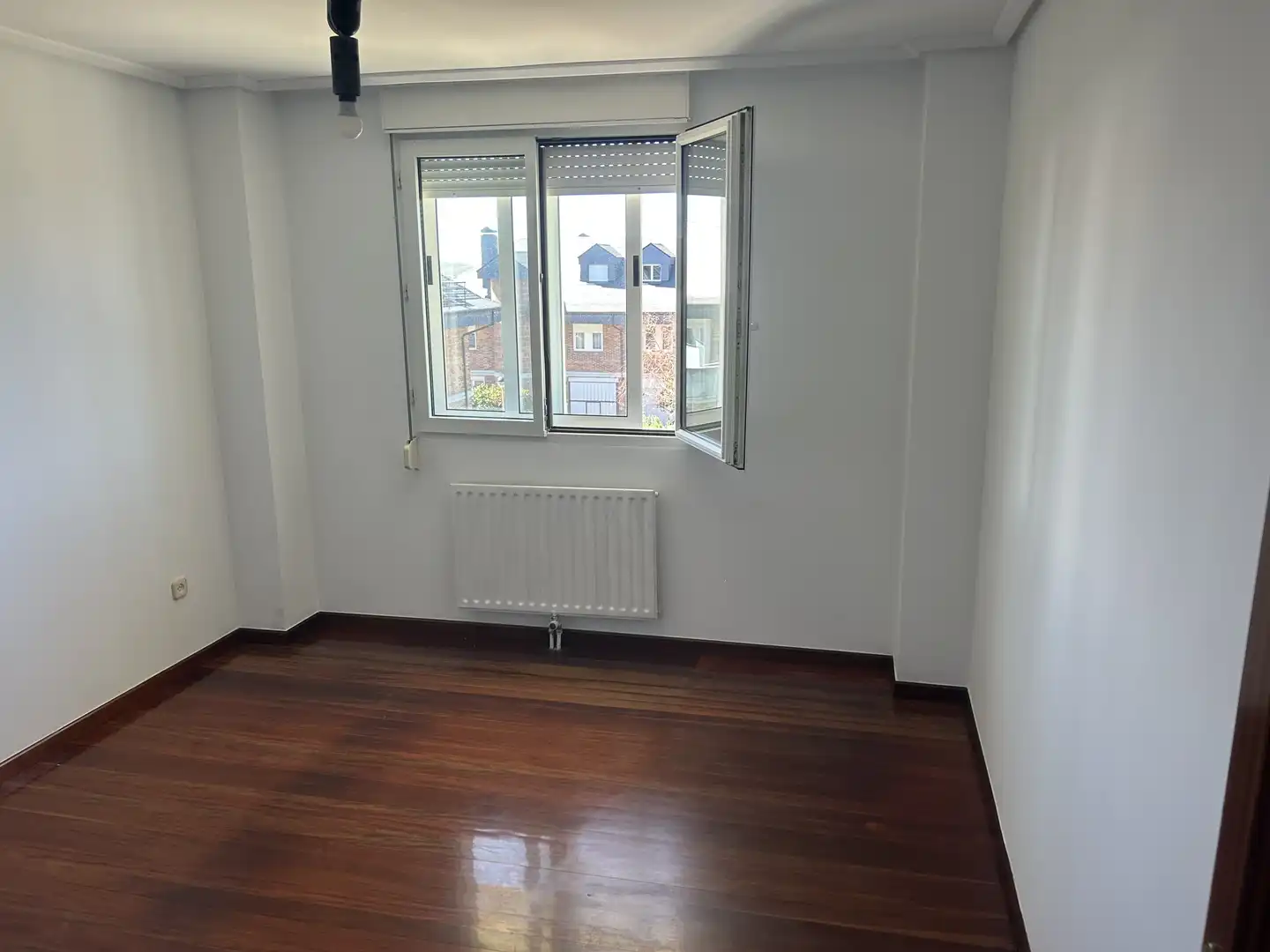 Houses for sale in Urbanización Monte Corbán, 20, Sancibrián Bedroom of Houses for sale in Santa Cruz de Bezana with Heating, Private garden and Parquet flooring