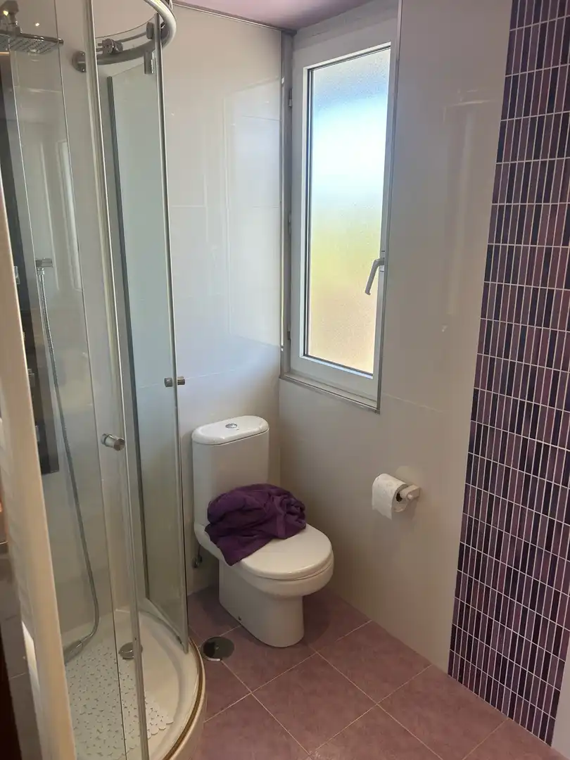 Houses for sale in Urbanización Monte Corbán, 20, Sancibrián Bathroom of Houses for sale in Santa Cruz de Bezana with Heating, Private garden and Parquet flooring