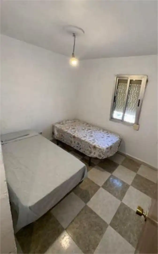 Piso de alquiler en La Oliva Habitación de Piso de alquiler en Sevilla con Amueblado
