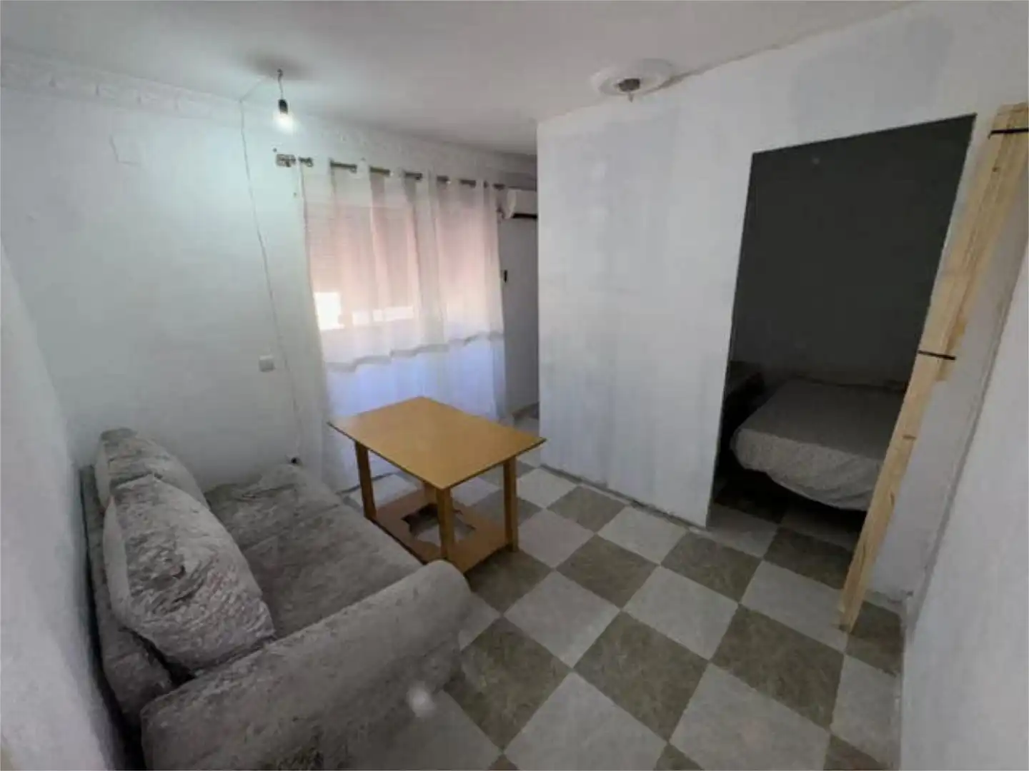 Piso de alquiler en La Oliva Habitación de Piso de alquiler en Sevilla con Amueblado