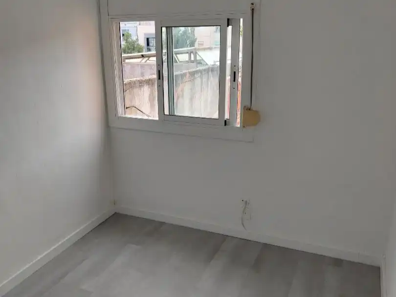 Flat for rent in Carrer Roses, 14, Pubilla Cases Bedroom of Flat for rent in L'Hospitalet de Llobregat with Furnished