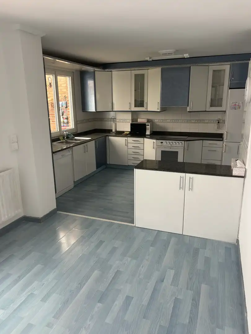 Houses for sale in Urbanización Monte Corbán, 20, Sancibrián Kitchen of Houses for sale in Santa Cruz de Bezana with Heating, Private garden and Parquet flooring
