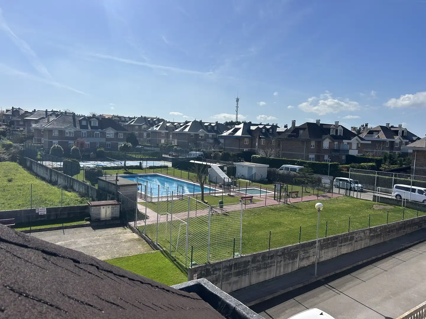Houses for sale in Urbanización Monte Corbán, 20, Sancibrián Swimming pool of Houses for sale in Santa Cruz de Bezana with Heating, Private garden and Parquet flooring