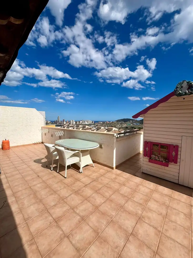 Ático en venta en Avenida Costa Brava, 4, Balcón de Finestrat - Terra Marina Terraza de Ático en venta en Finestrat con Aire acondicionado, Terraza y Piscina