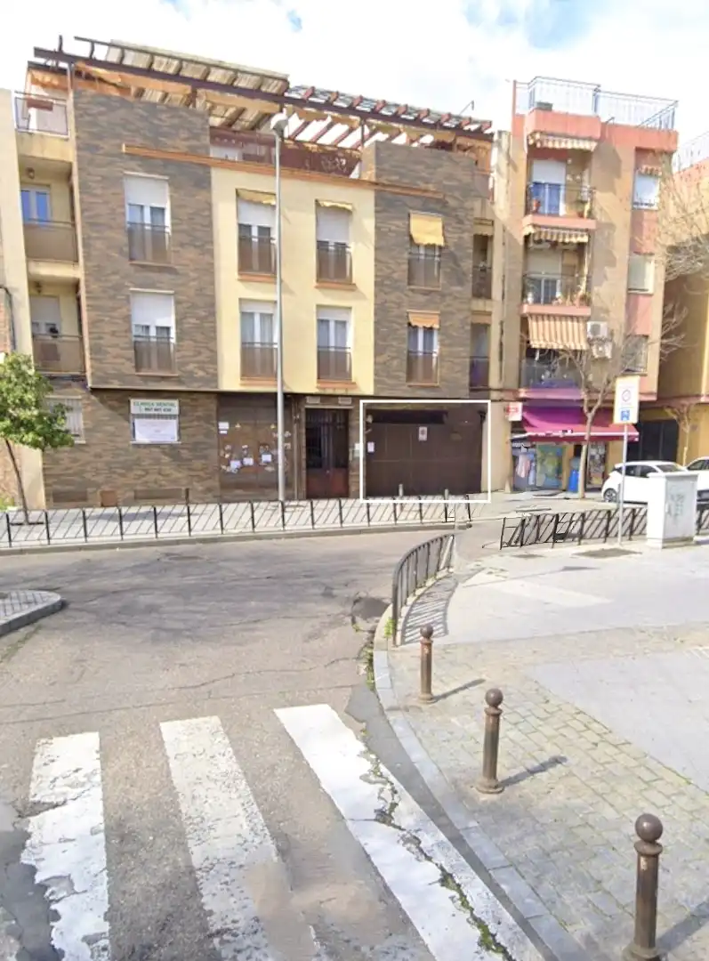 Außenansicht von Garage zum Verkauf in Córdoba