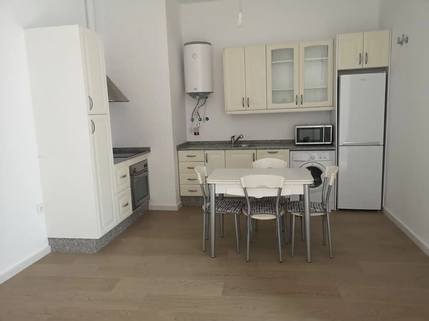 Piso de alquiler en Calle Solano, 3, Cádiz Capital Cocina de Piso de alquiler en Cádiz Capital con Aire acondicionado y Balcón