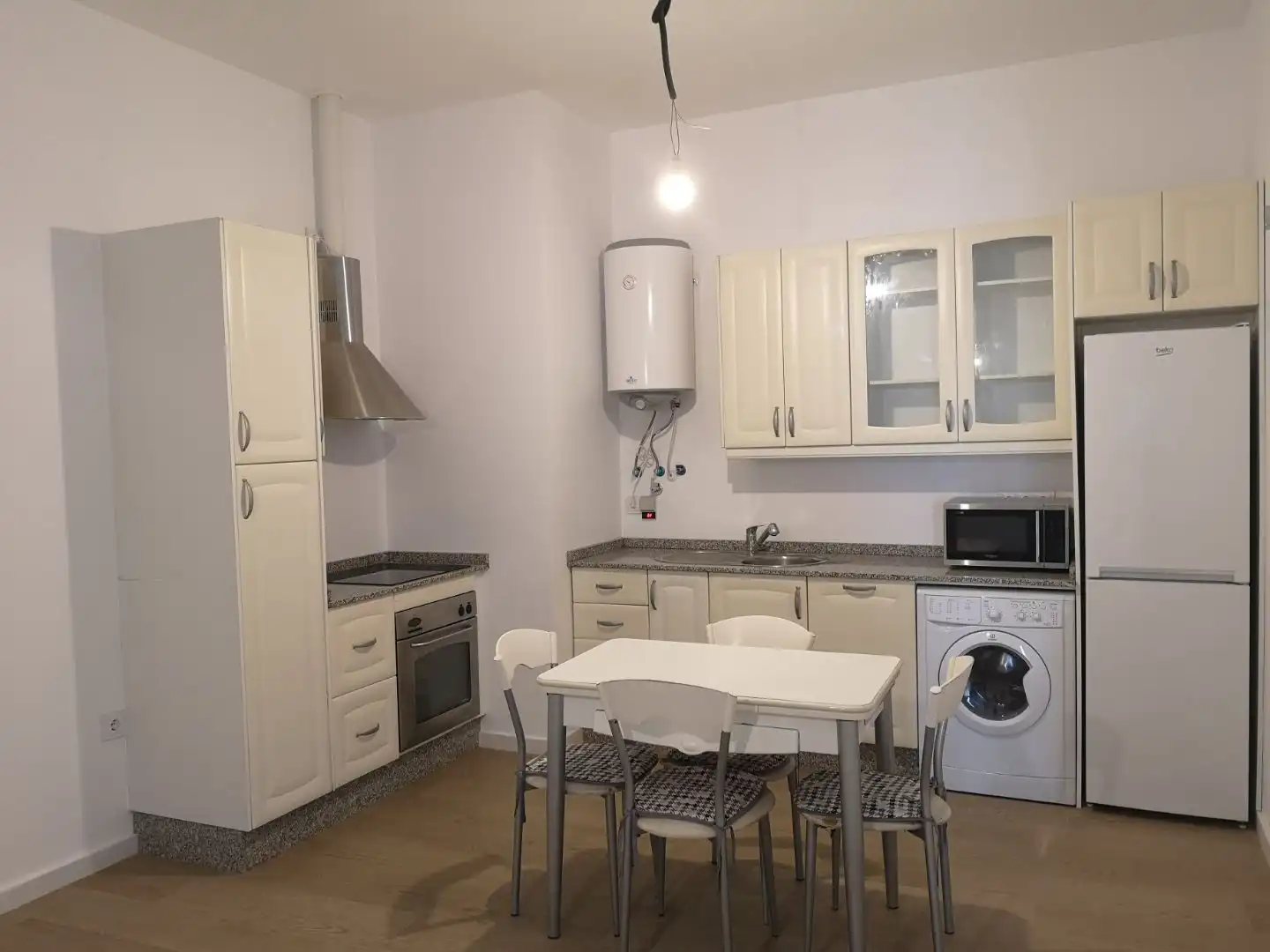 Piso de alquiler en Calle Solano, 3, Cádiz Capital Cocina de Piso de alquiler en Cádiz Capital con Aire acondicionado y Balcón