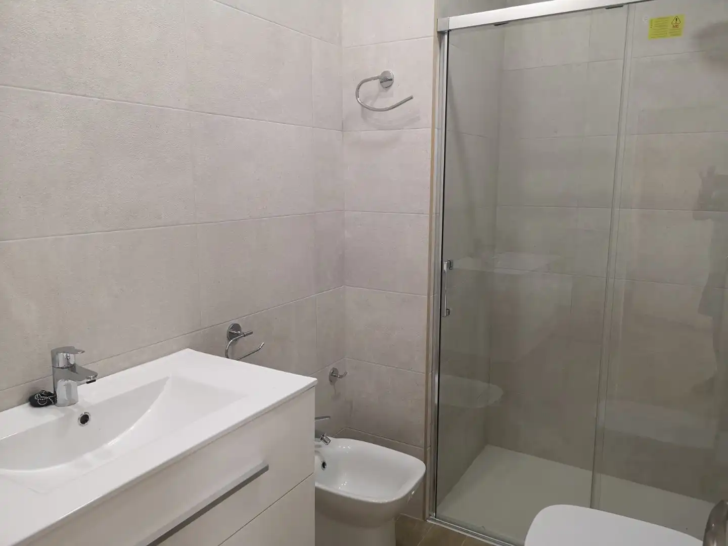 Piso de alquiler en Calle Solano, 3, Cádiz Capital Baño de Piso de alquiler en Cádiz Capital con Aire acondicionado y Balcón