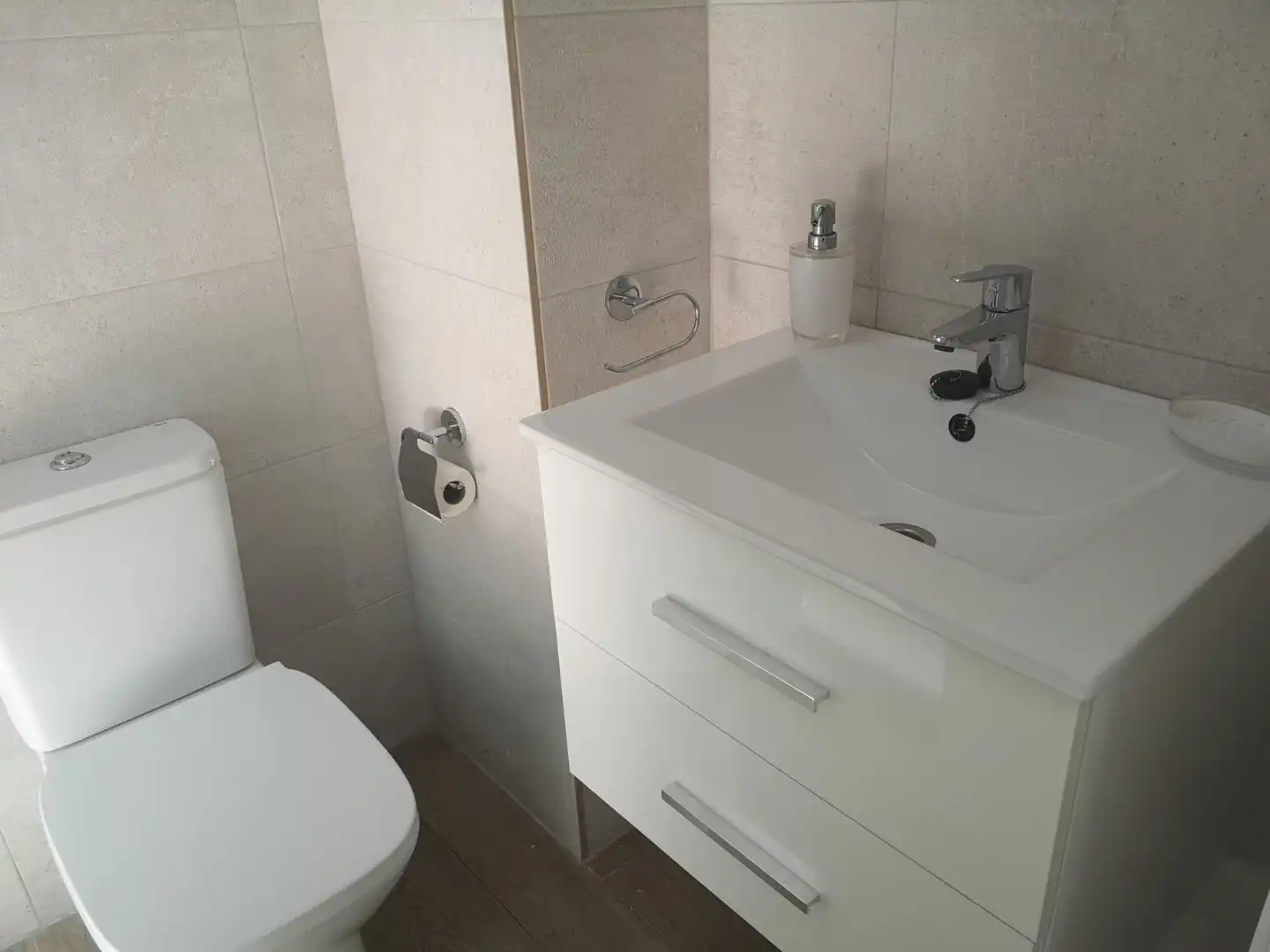 Piso de alquiler en Calle Solano, 3, Cádiz Capital Baño de Piso de alquiler en Cádiz Capital con Aire acondicionado y Balcón