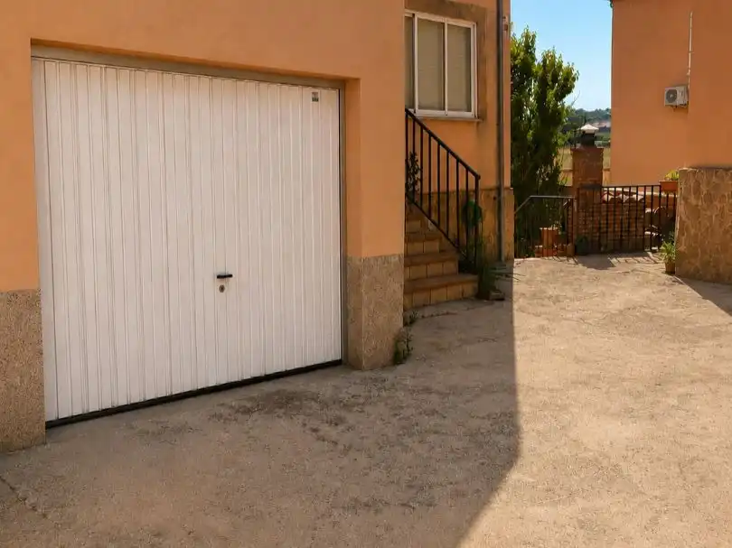 Casa o chalet en venta en Calle Bayona, 1, Boceguillas Parking de Casa o chalet en venta en Boceguillas con Calefacción y Amueblado