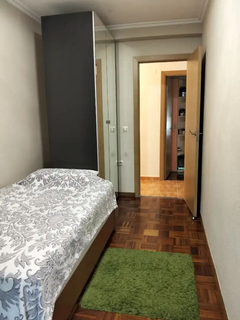 Pis en venda a Avenida Eysines, Piedras Blancas Dormitori de Pis en venda en Castrillón amb Calefacció, Parquet i Forn