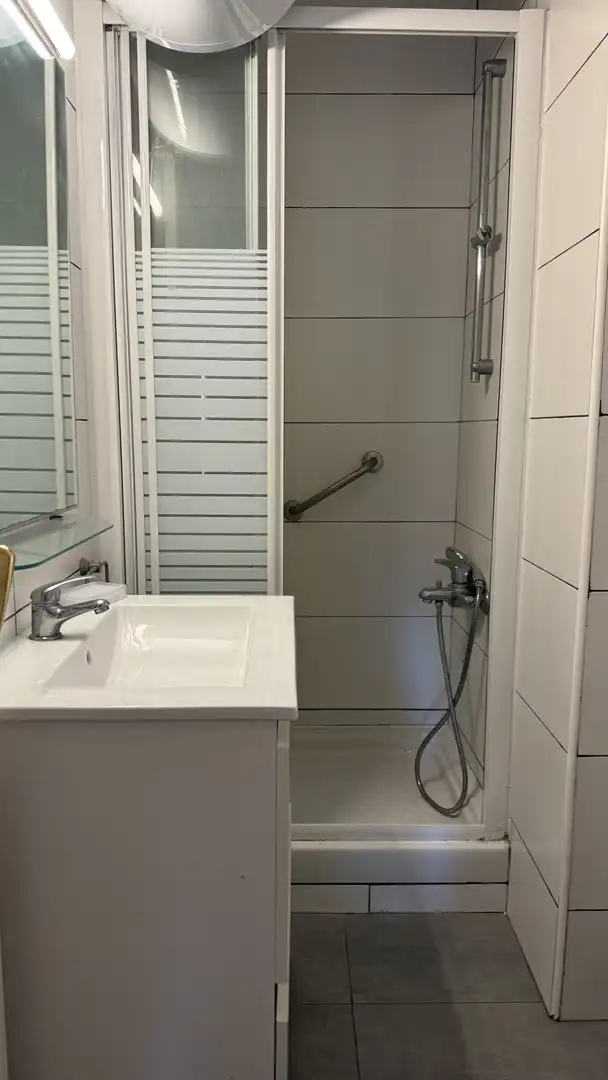 Flat for rent in Carrer de les Ones, 279, Baixador Bathroom of Flat for rent in Castelldefels with Heating, Terrace and Furnished