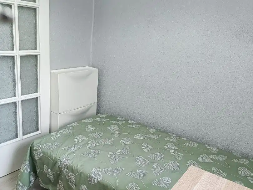 Flat for rent in Calle Doctor Bañuelos, 3, Hospital Bedroom of Flat for rent in Valladolid with Heating, Furnished and Balcony