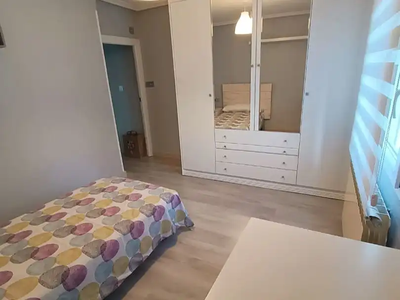 Flat for rent in Calle Doctor Bañuelos, 3, Hospital Bedroom of Flat for rent in Valladolid with Heating, Furnished and Balcony